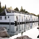 The Sea - Hausboot Floating Sea House Botel