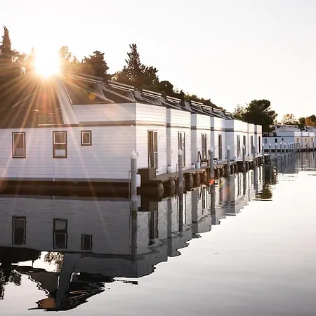 Dream Houseboat By The Sea With Whirlpool *