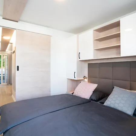 보트호텔 The Sea - Hausboot Floating Sea House 포르토로즈