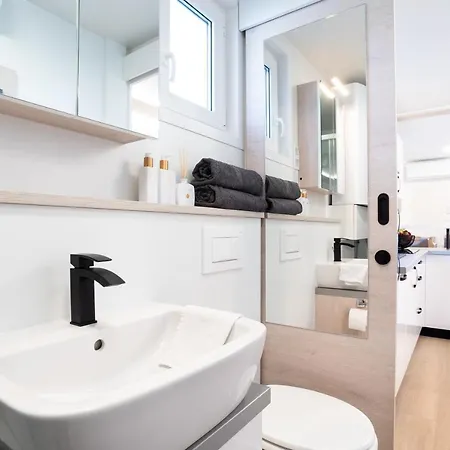 The Sea - Hausboot Floating Sea House Hotel en barco Portoroz