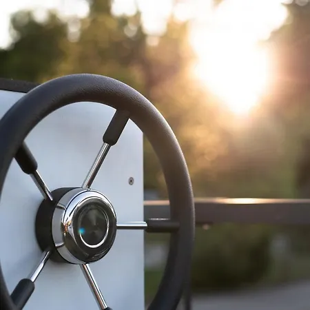 The Sea - Hausboot Floating Sea House