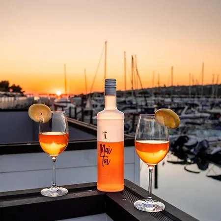 The Sea - Hausboot Floating Sea House * Portoroz