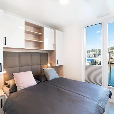 Dream Houseboat By The Sea With Whirlpool *
