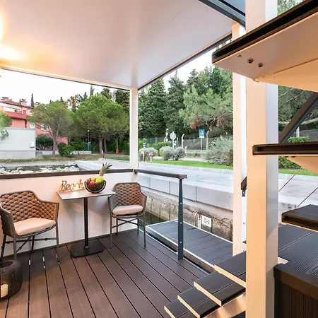船屋 Dream Houseboat By The Sea With Whirlpool