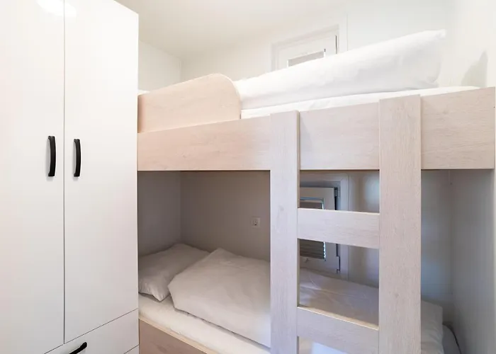 Ботель The Sea - Hausboot Floating Sea House