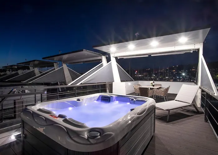 The Sea - Hausboot Floating Sea House